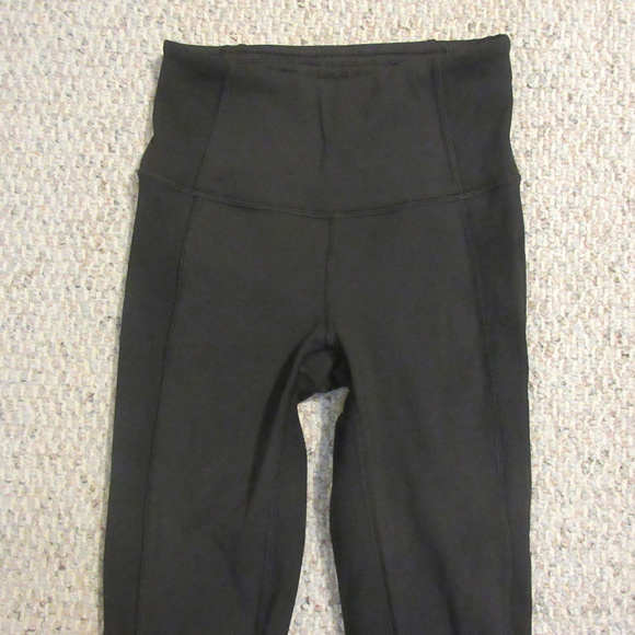 Lululemon On Your Mark Crop (23") Pant - Sz 2 - Picture 2 of 8